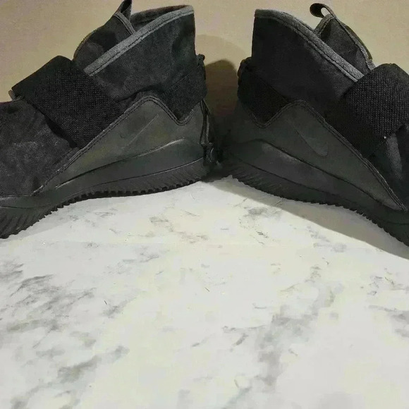 Nike Komyuter SE Triple Black mens size 9.5 - Picture 7 of 8